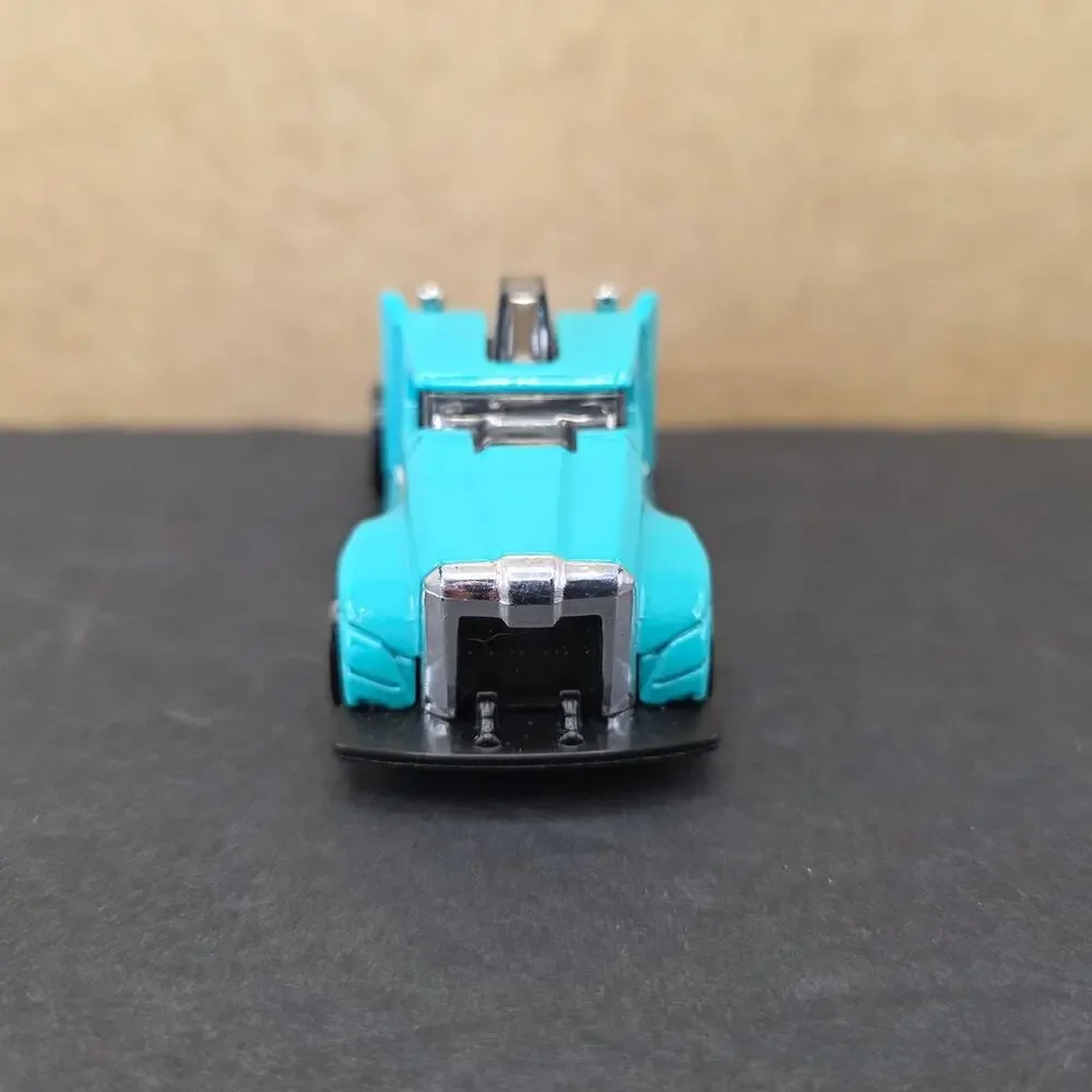 Hot Wheels Super Rig, Drivin' Wild 1:64 scale die-cast semi-truck cab